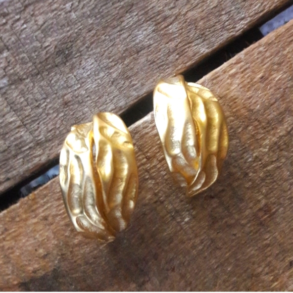 Vintage Norma Jean Gold Earrings - Picture 4 of 5